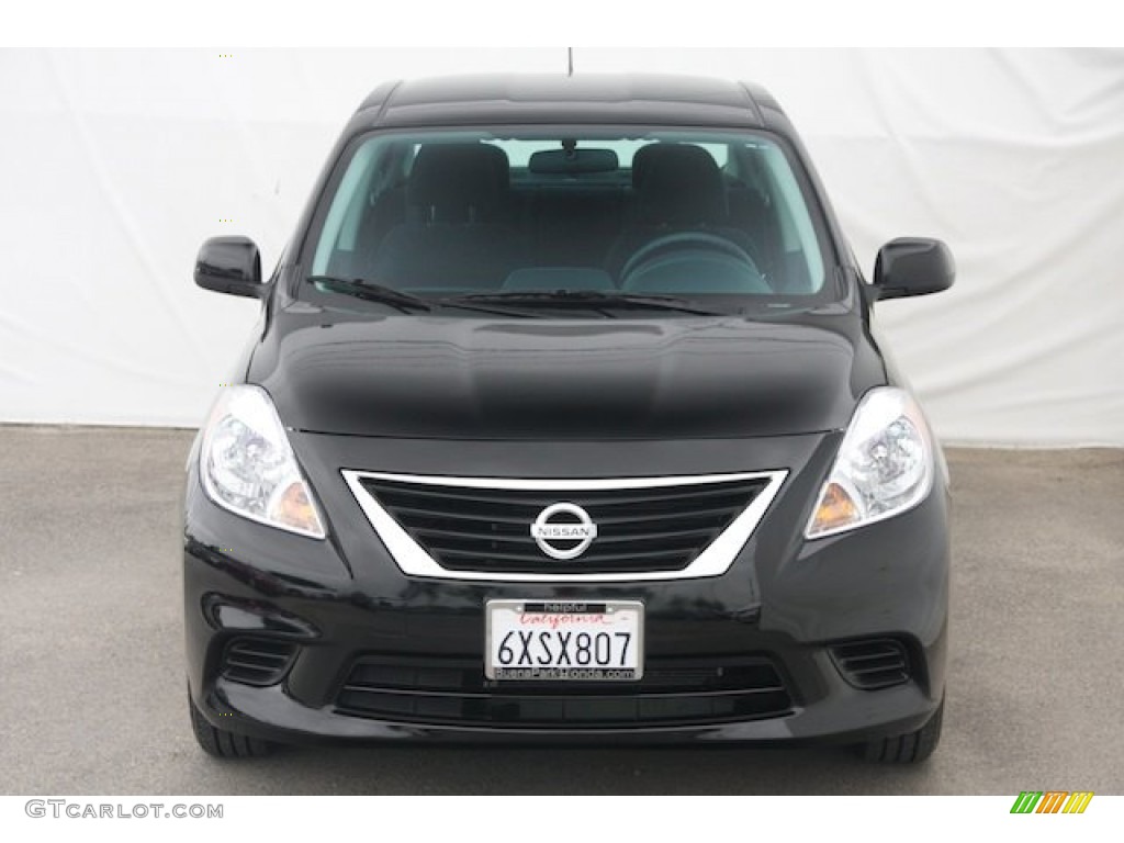 2013 Versa 1.6 S Sedan - Super Black / Charcoal photo #7