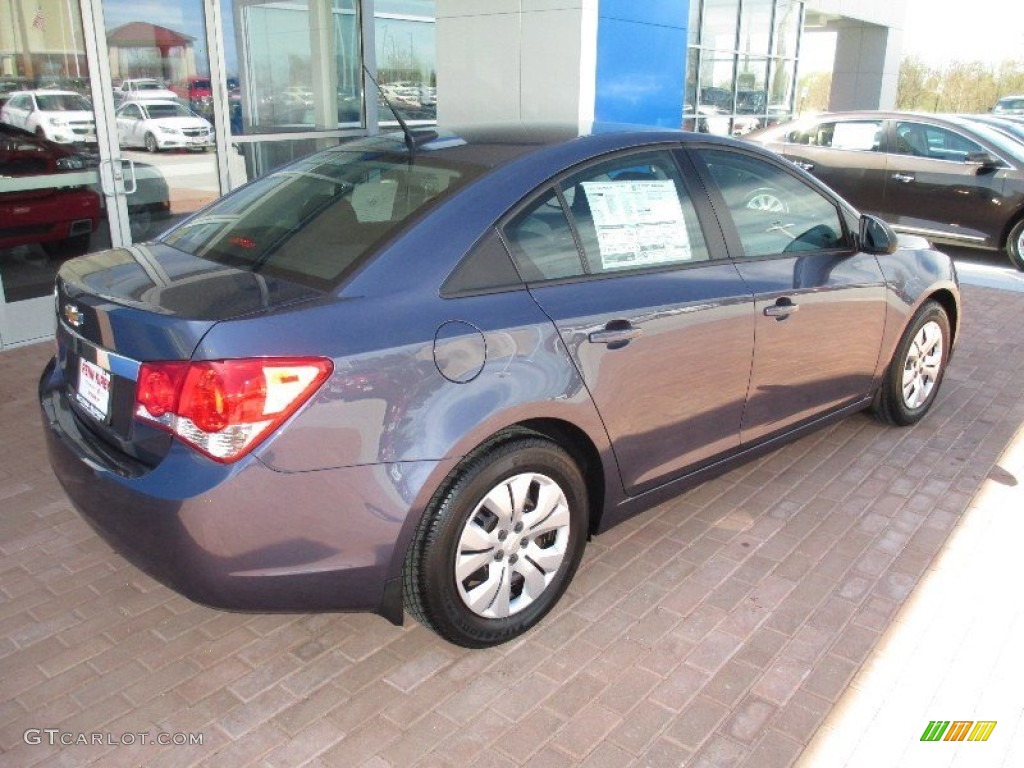 2013 Cruze LS - Atlantis Blue Metallic / Jet Black/Medium Titanium photo #11