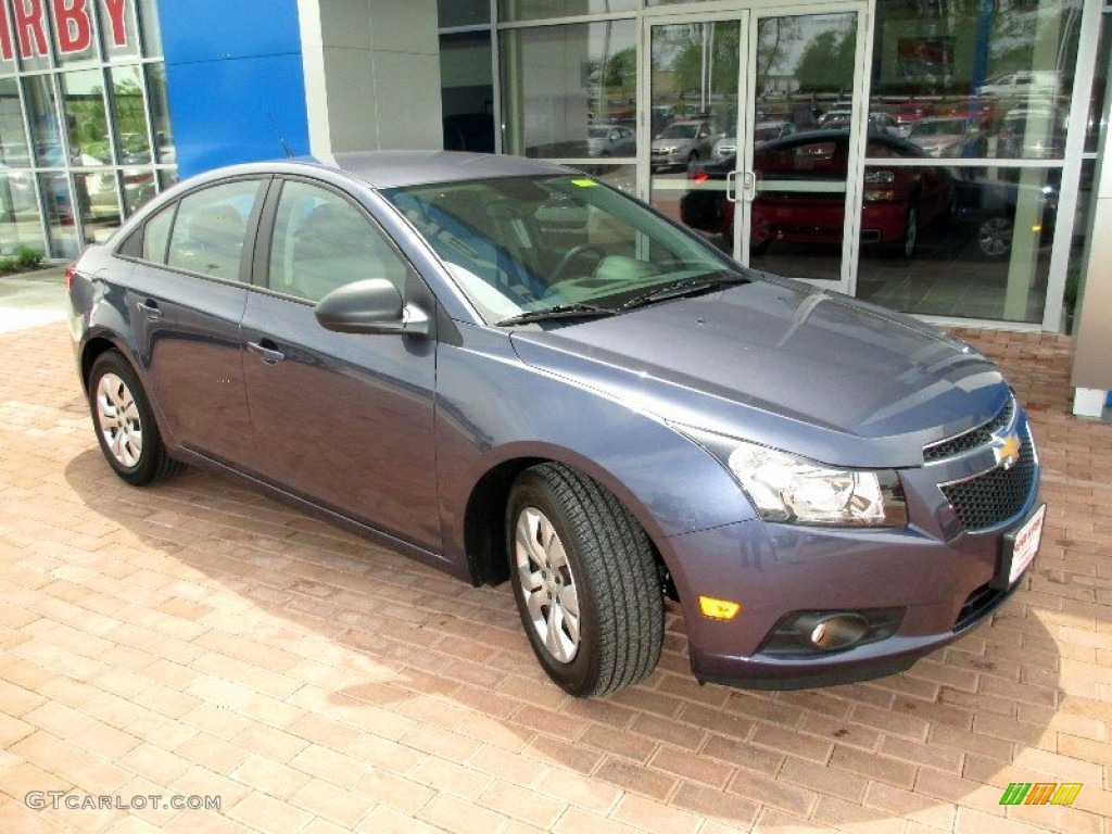 2013 Cruze LS - Atlantis Blue Metallic / Jet Black/Medium Titanium photo #12