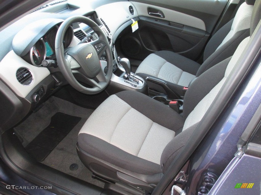 2013 Cruze LS - Atlantis Blue Metallic / Jet Black/Medium Titanium photo #18