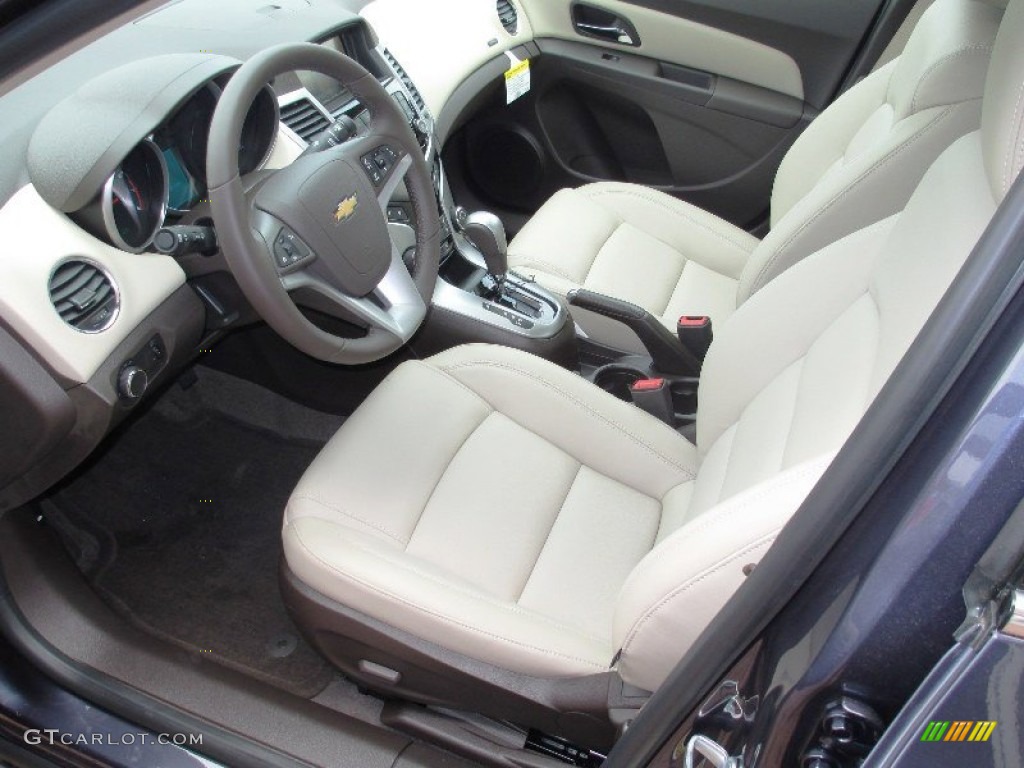 Cocoa/Light Neutral Interior 2013 Chevrolet Cruze LT Photo #81170151