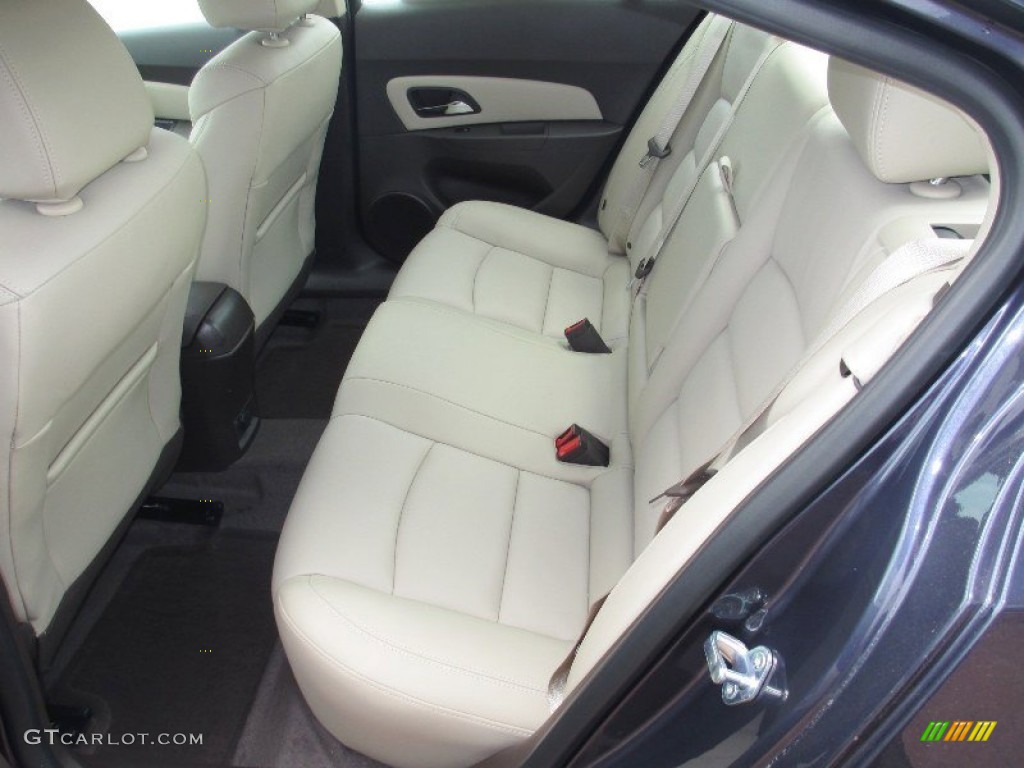 Cocoa/Light Neutral Interior 2013 Chevrolet Cruze LT Photo #81170159