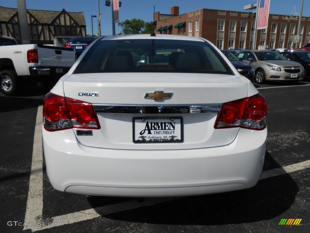 2013 Cruze LS - Summit White / Jet Black/Medium Titanium photo #6