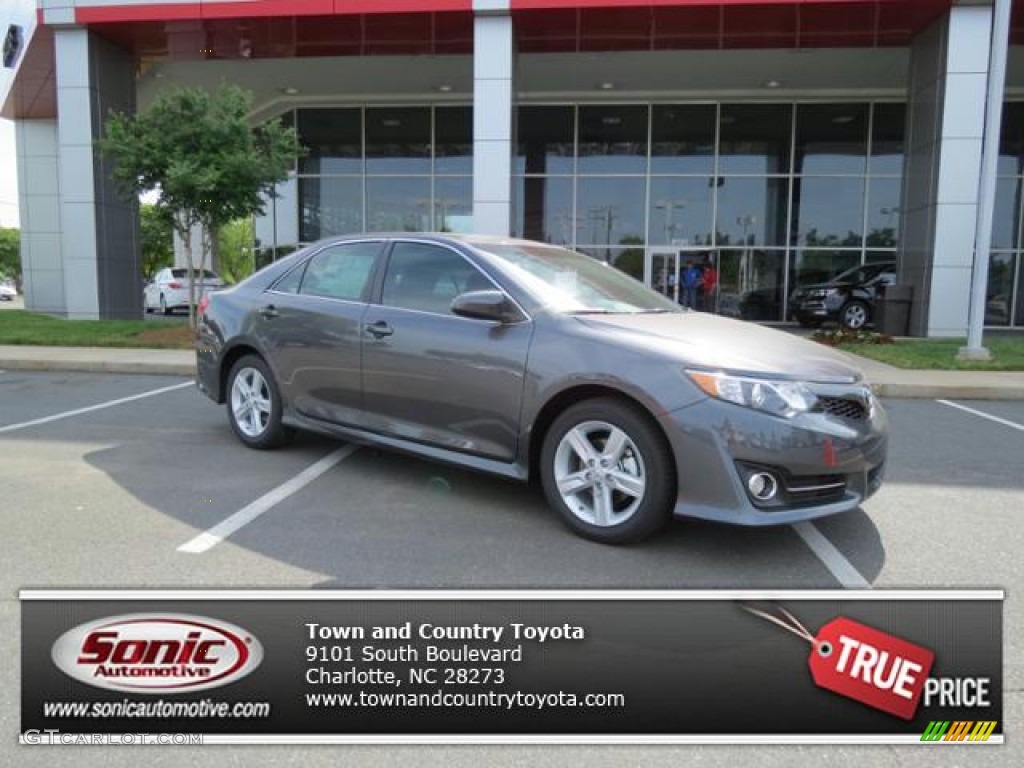 2013 Camry SE - Magnetic Gray Metallic / Black photo #1