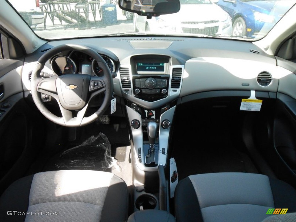 2013 Cruze LS - Summit White / Jet Black/Medium Titanium photo #10