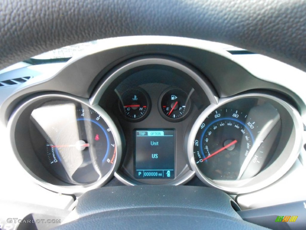 2013 Cruze LS - Summit White / Jet Black/Medium Titanium photo #14