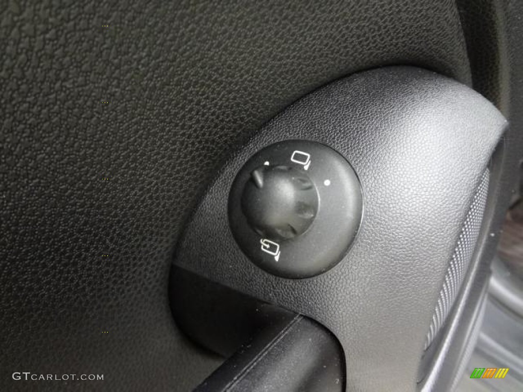 2010 Mini Cooper Clubman Controls Photos