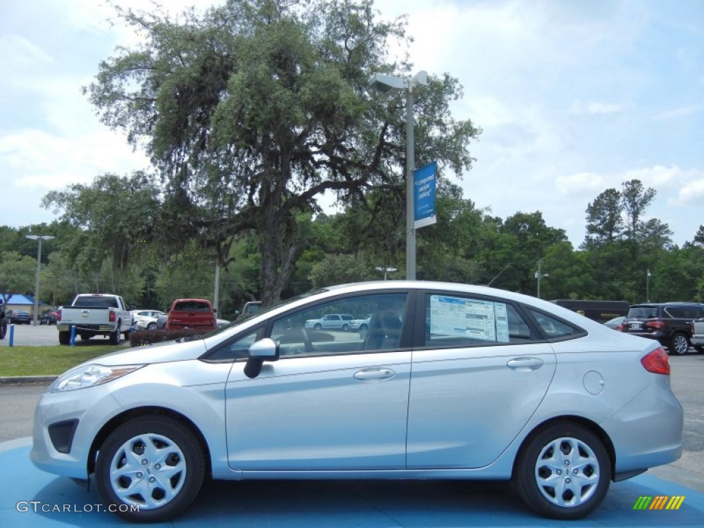 2013 Fiesta S Sedan - Ingot Silver / Charcoal Black/Light Stone photo #2