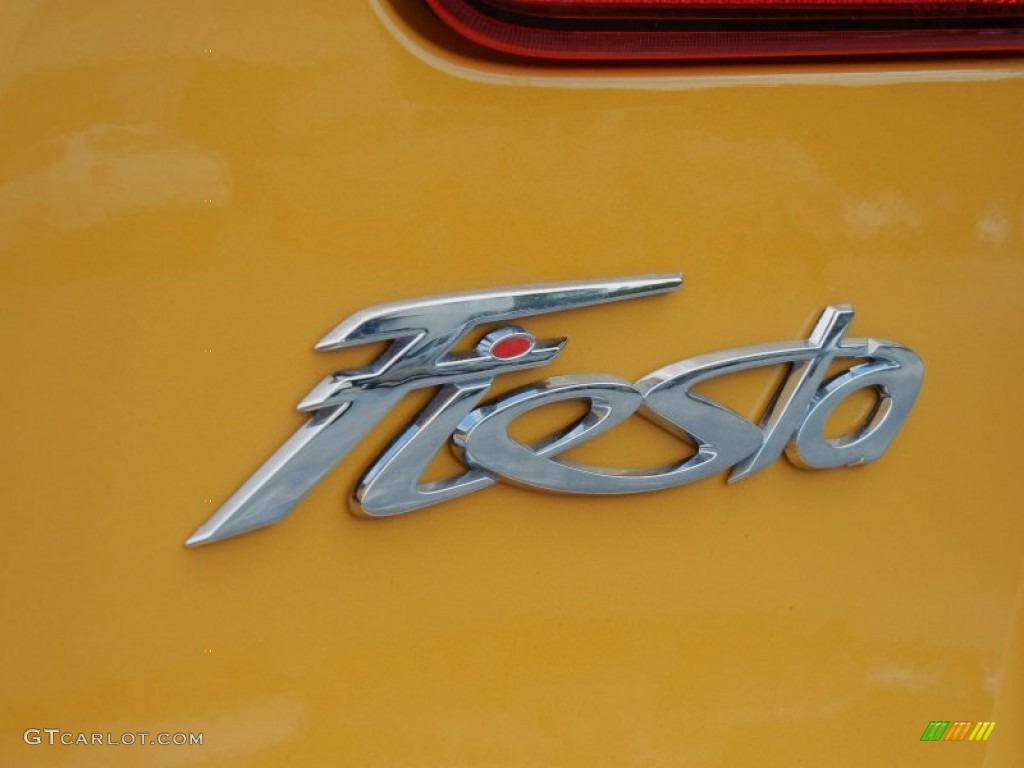 2013 Fiesta Titanium Sedan - Yellow Blaze / Arctic White Leather photo #4