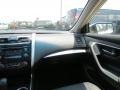 Pearl White - Altima 2.5 S Photo No. 16