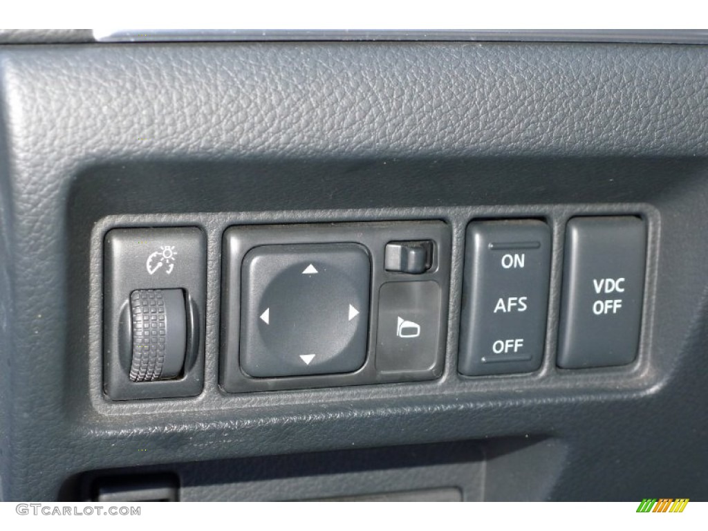 2010 Infiniti M 35 Sedan Controls Photo #81176484