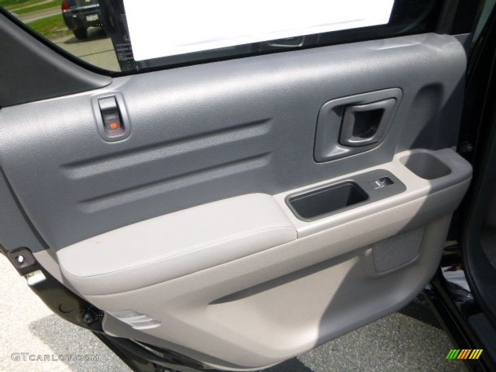 2013 Honda Ridgeline RTL Gray Door Panel Photo #81177474