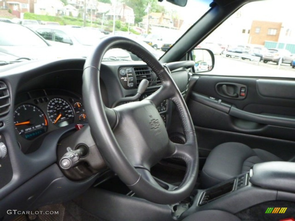 2003 Chevrolet Blazer LS 4x4 Steering Wheel Photos