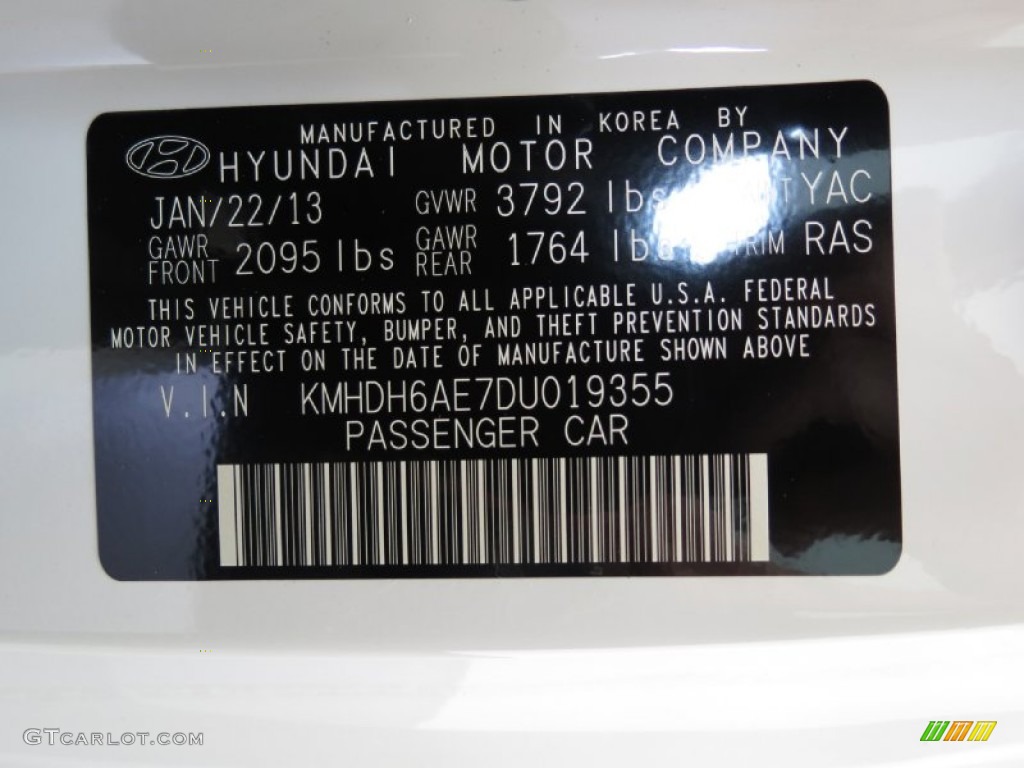 2013 Elantra Coupe SE - Monaco White / Gray photo #7