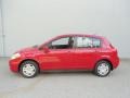 Red Alert - Versa 1.8 S Hatchback Photo No. 2