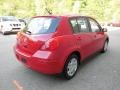 Red Alert - Versa 1.8 S Hatchback Photo No. 5