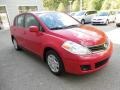 Red Alert - Versa 1.8 S Hatchback Photo No. 6