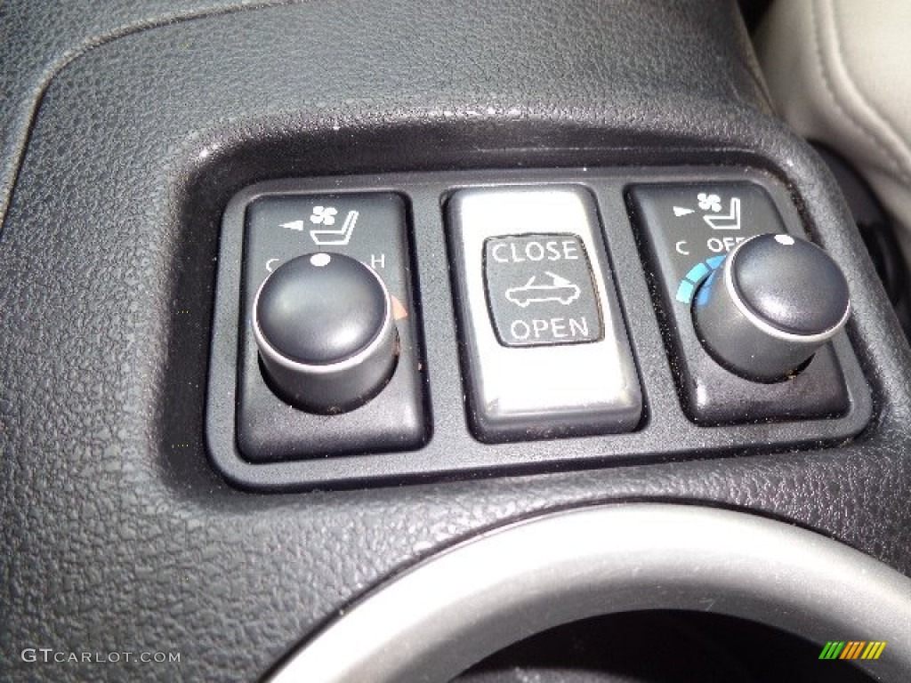 2010 Nissan 370Z Touring Roadster Controls Photo #81180369