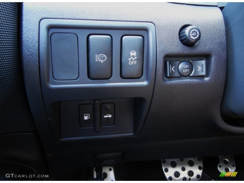 2012 Lexus IS 350 Controls Photos