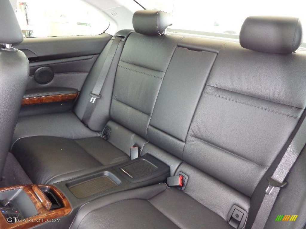 2007 BMW 3 Series 328xi Coupe Rear Seat Photo #81182374