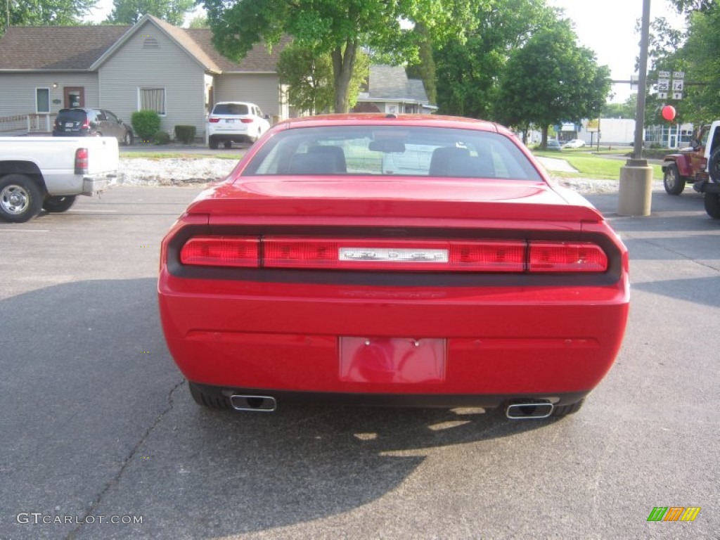 2013 Challenger SXT Plus - Redline 3-Coat Pearl / Dark Slate Gray photo #5