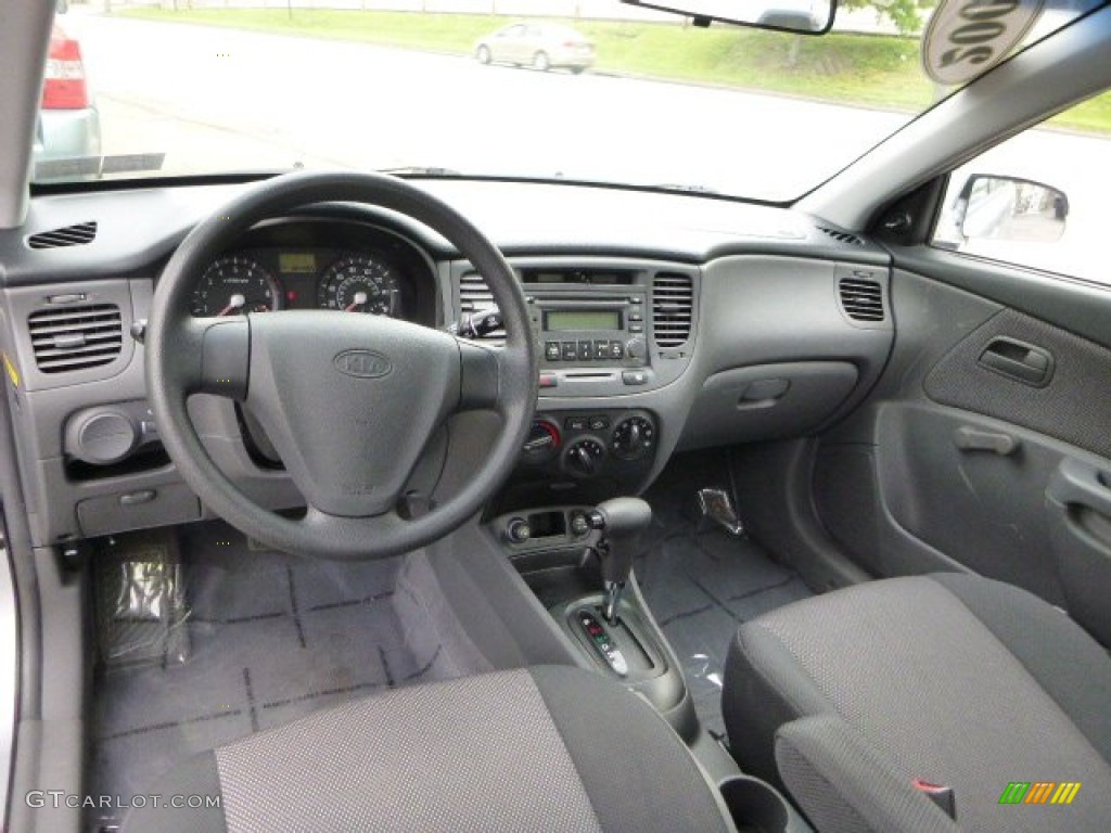 Gray Interior 2006 Kia Rio LX Sedan Photo #81188408