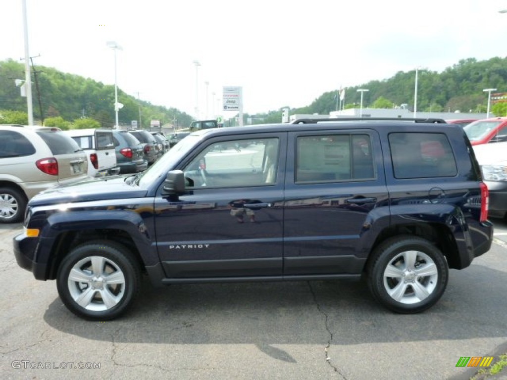 2014 Patriot Latitude 4x4 - True Blue Pearl / Dark Slate Gray/Light Pebble photo #2