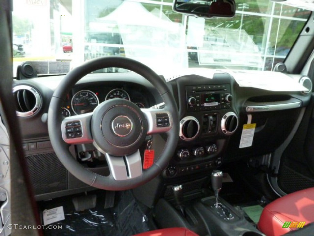 2013 Jeep Wrangler Unlimited Rubicon 4x4 Rubicon 10th Anniversary Edition Red/Black Dashboard Photo #81191832