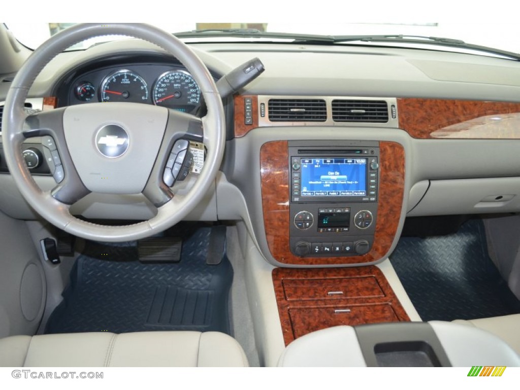 2007 Chevrolet Suburban 1500 LTZ 4x4 Light Titanium/Dark Titanium Dashboard Photo #81194088