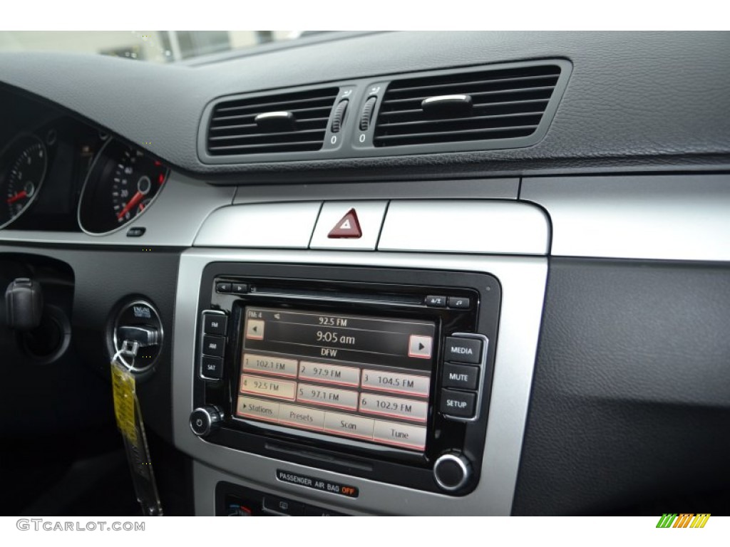 2010 Volkswagen CC Sport Controls Photo #81196276