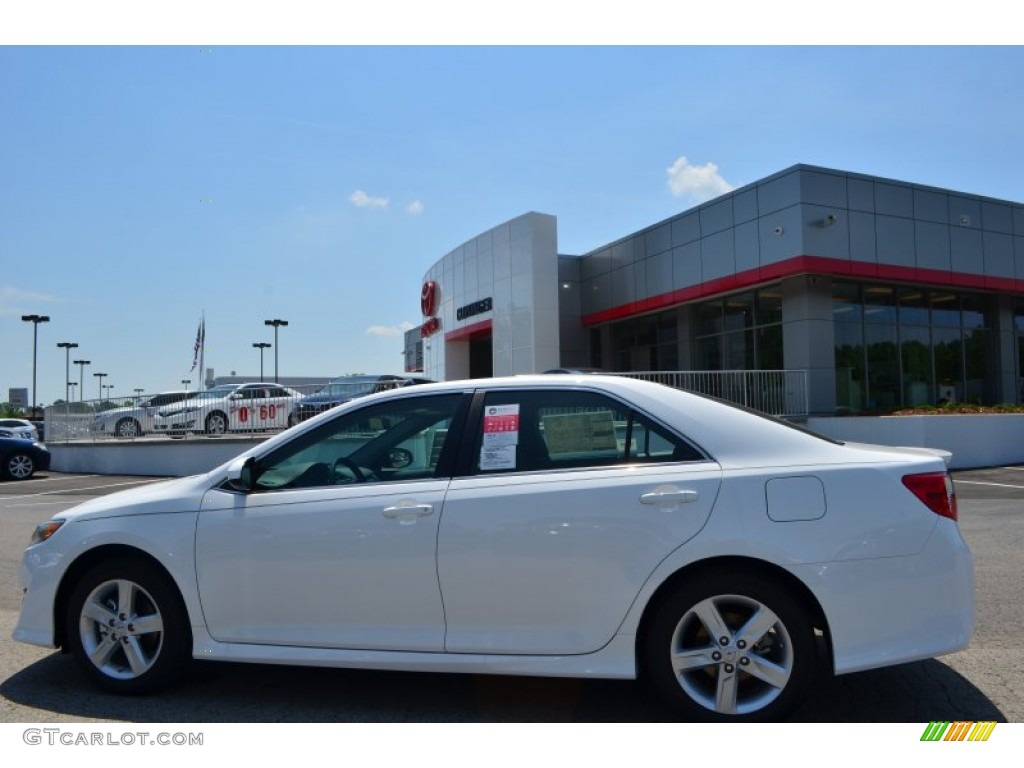 2013 Camry SE - Super White / Black photo #2
