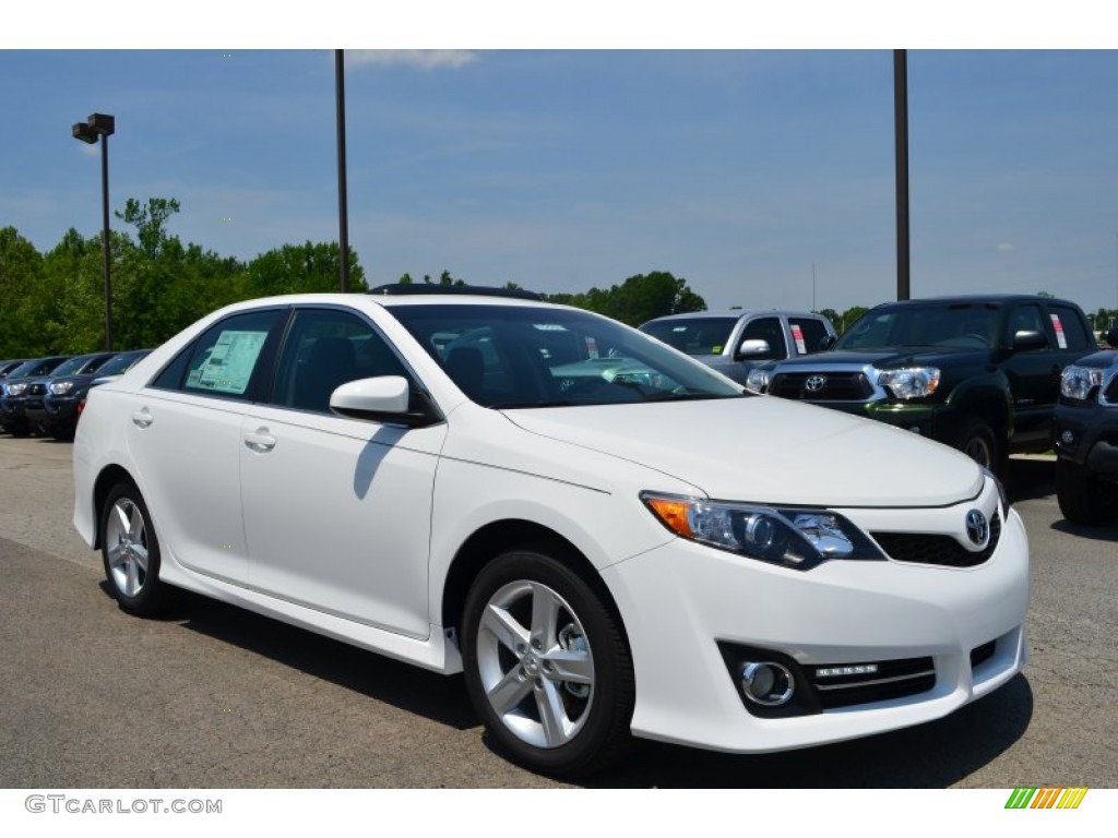 2013 Camry SE - Super White / Black photo #3