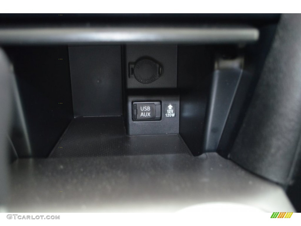2013 Camry SE - Super White / Black photo #17