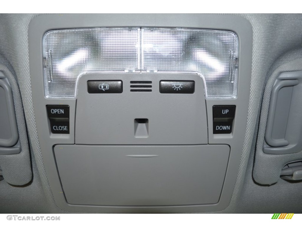 2013 Camry SE - Super White / Black photo #20