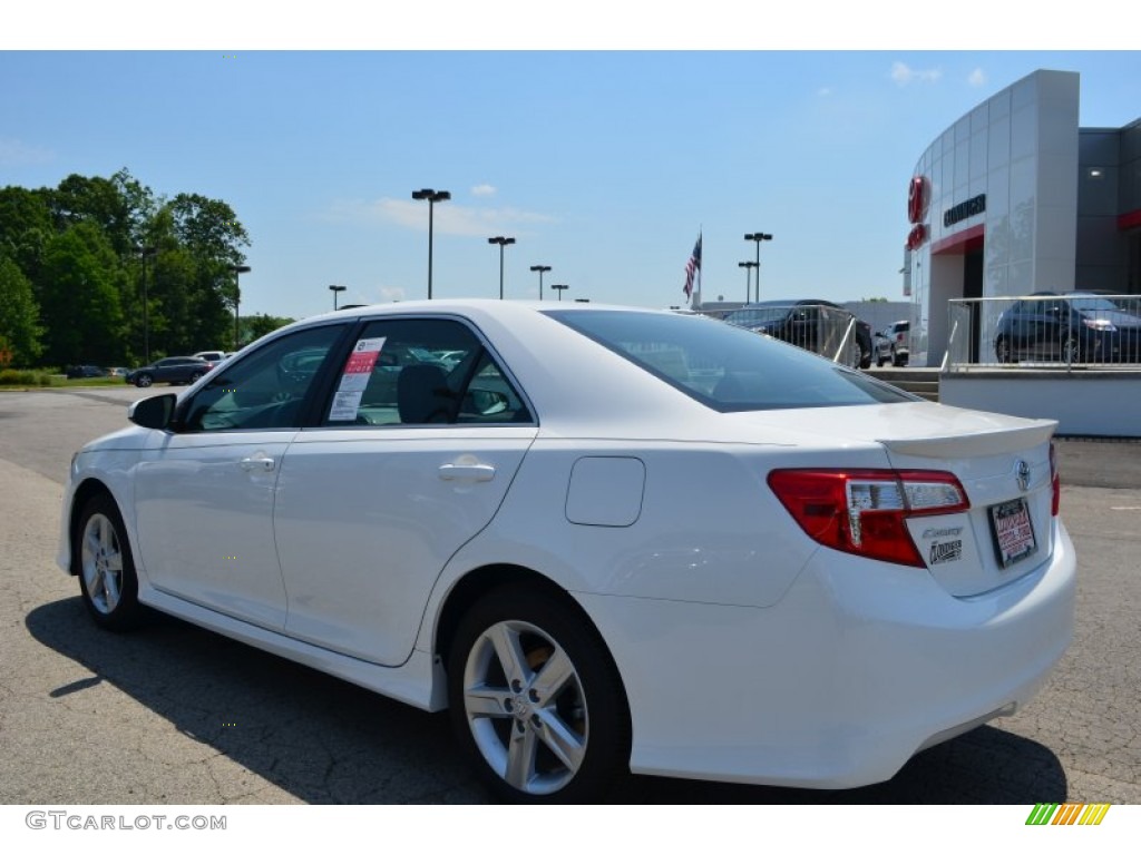 2013 Camry SE - Super White / Black photo #23