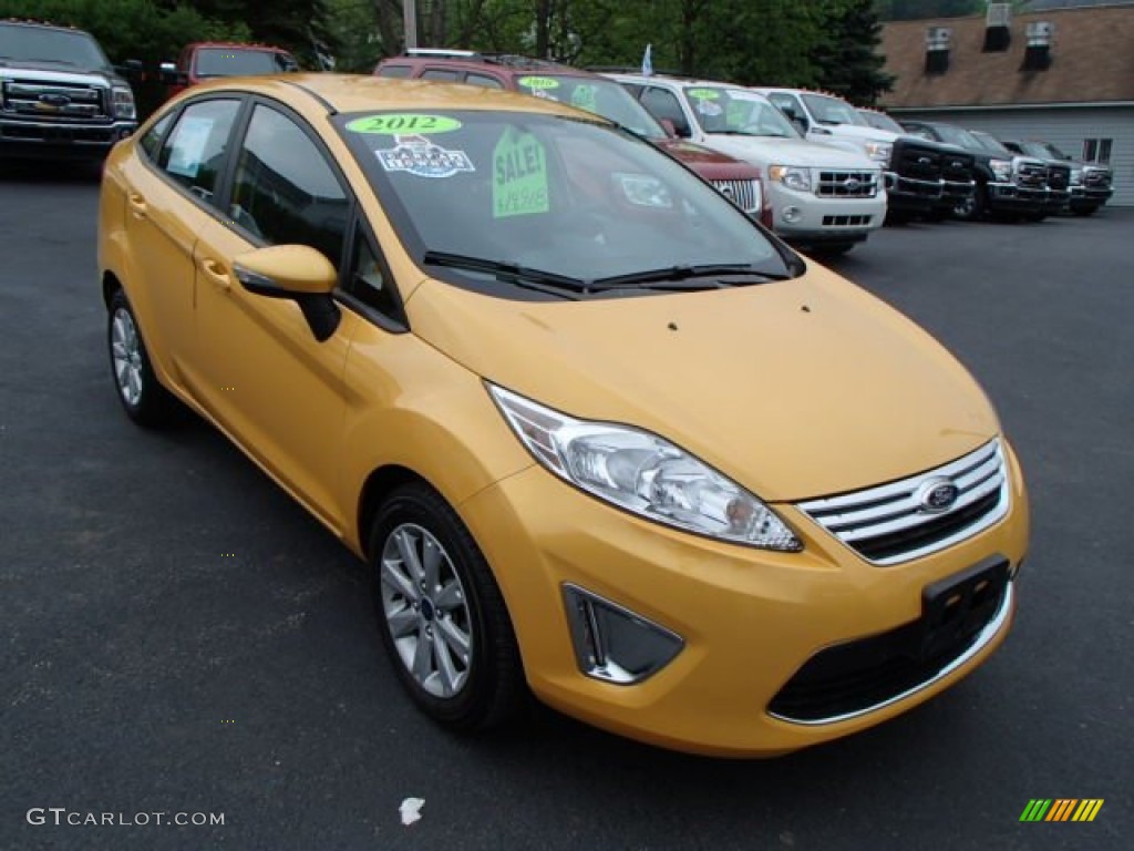 2012 Fiesta SEL Sedan - Yellow Blaze Metallic Tri-coat / Charcoal Black photo #3