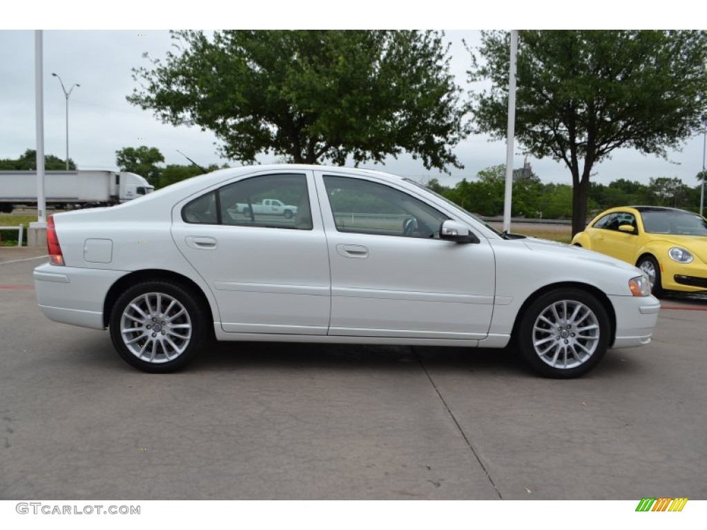 2007 S60 2.5T - Ice White / Taupe/Light Taupe photo #6