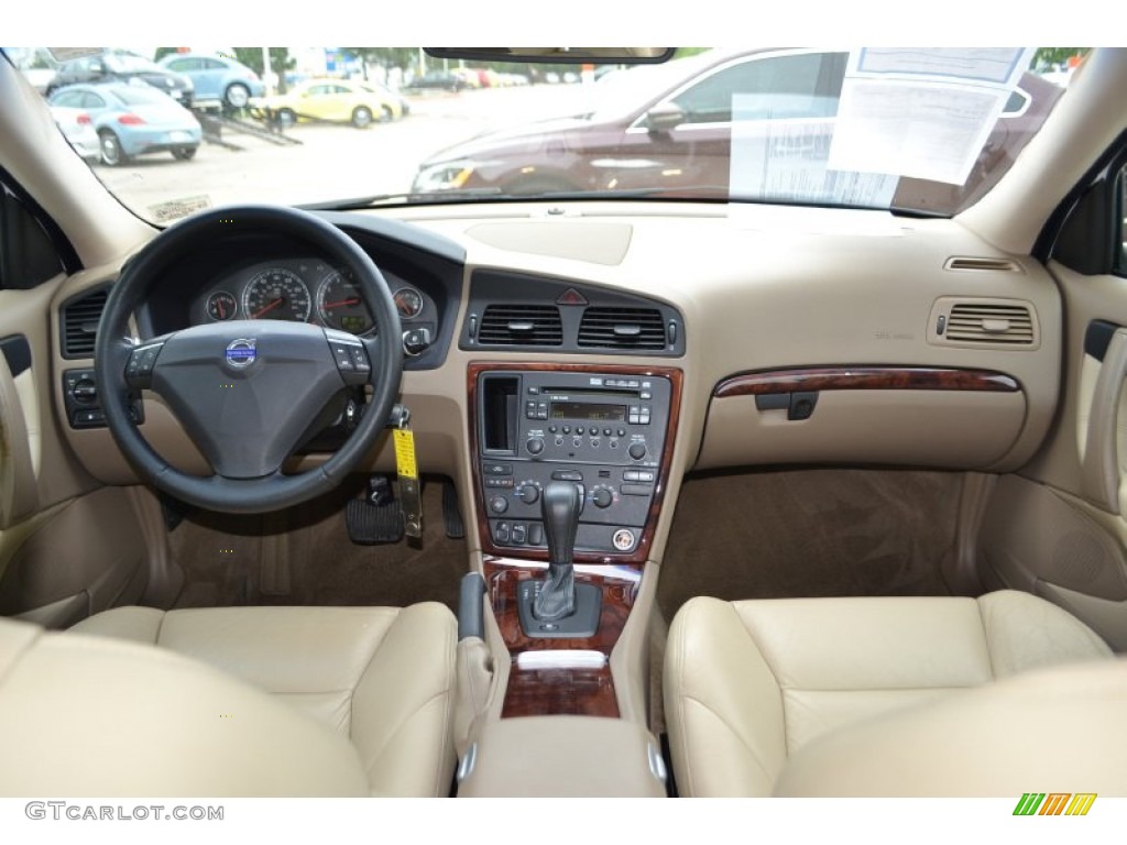 2007 Volvo S60 2.5T Taupe/Light Taupe Dashboard Photo #81198852