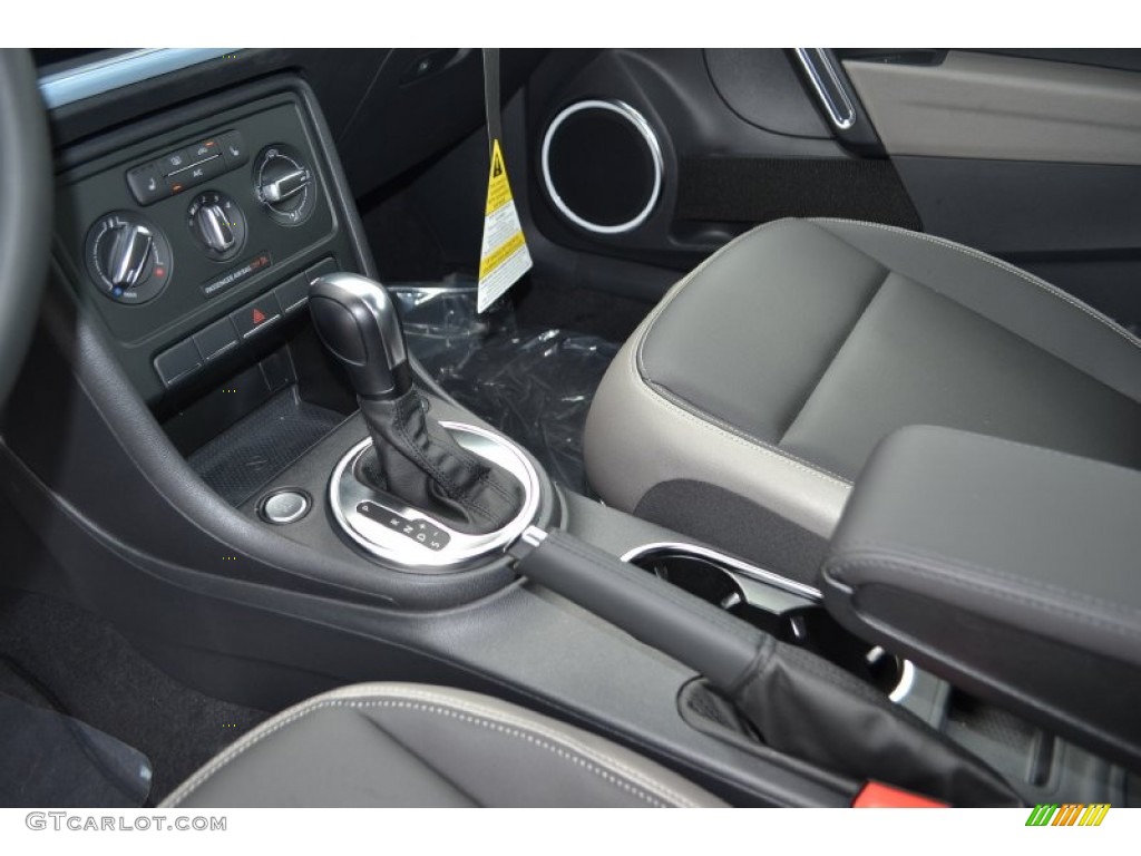 2013 Volkswagen Beetle 2.5L Convertible 6 Speed Tiptronic Automatic Transmission Photo #81200196