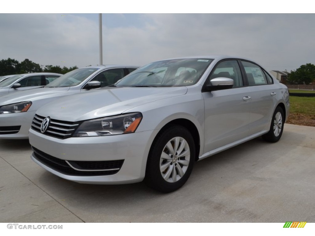 2013 Passat 2.5L S - Reflex Silver Metallic / Moonrock Gray photo #1