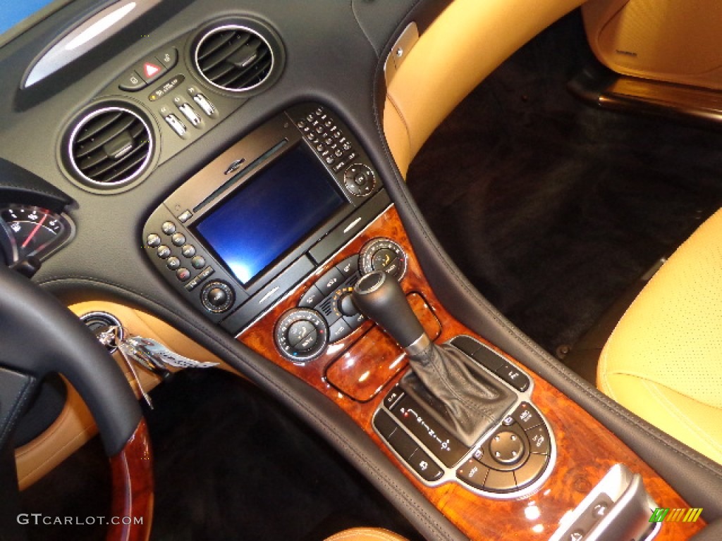 2011 Mercedes-Benz SL 550 Roadster Controls Photo #81202407