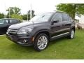 Deep Black Metallic - Tiguan SE Photo No. 1