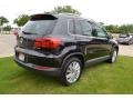 Deep Black Metallic - Tiguan SE Photo No. 2