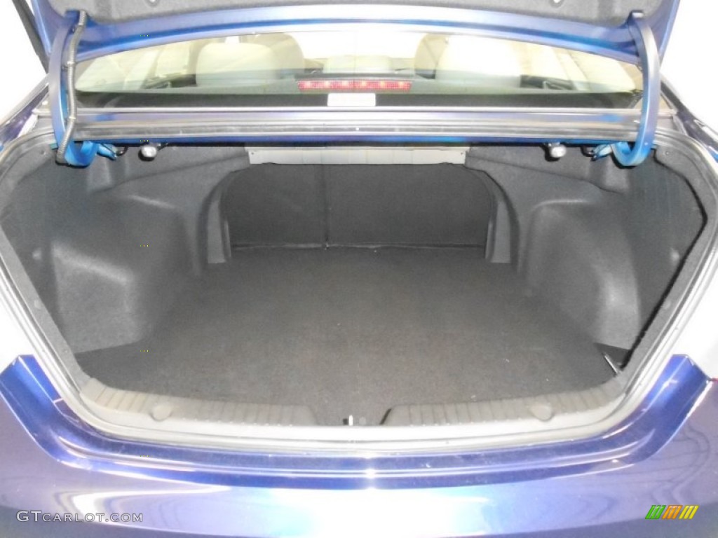 2011 Hyundai Sonata SE Trunk Photos