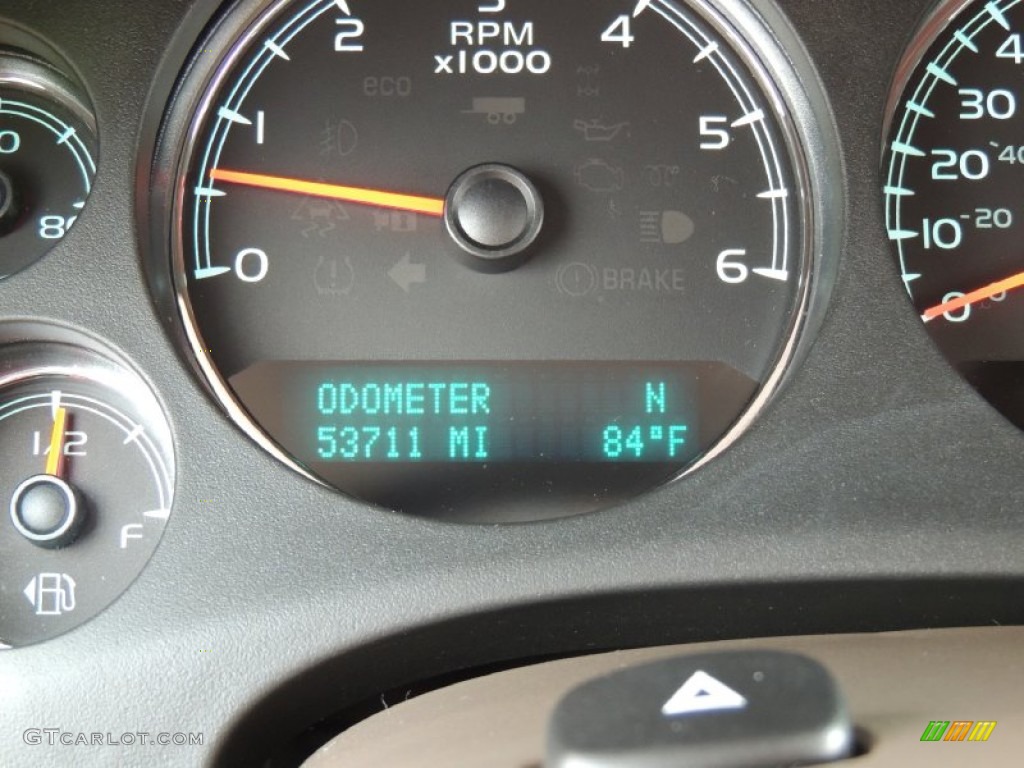 2010 Suburban LT - Gold Mist Metallic / Light Cashmere/Dark Cashmere photo #19