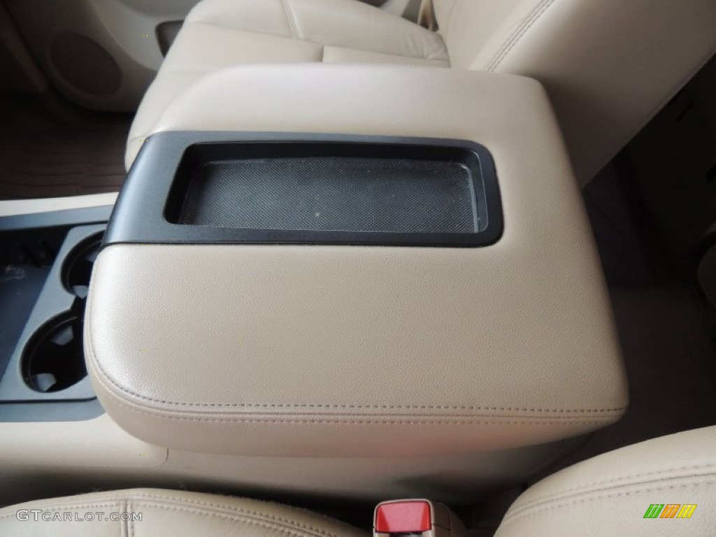 2010 Suburban LT - Gold Mist Metallic / Light Cashmere/Dark Cashmere photo #24
