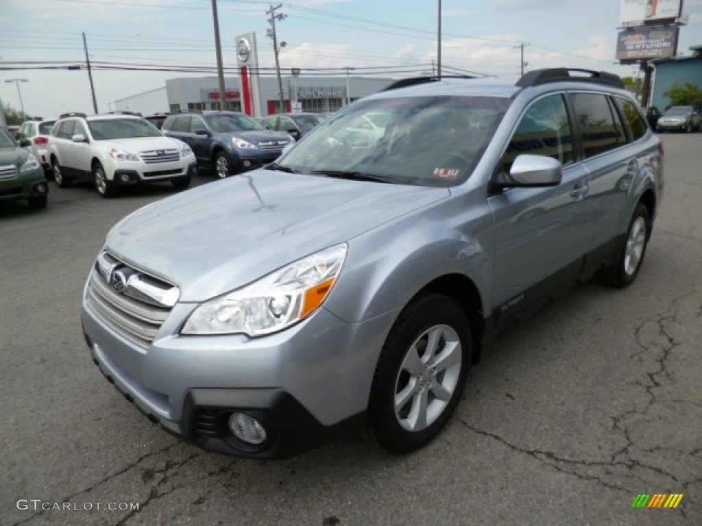 Ice Silver Metallic 2013 Subaru Outback 2.5i Premium Exterior Photo #81204708