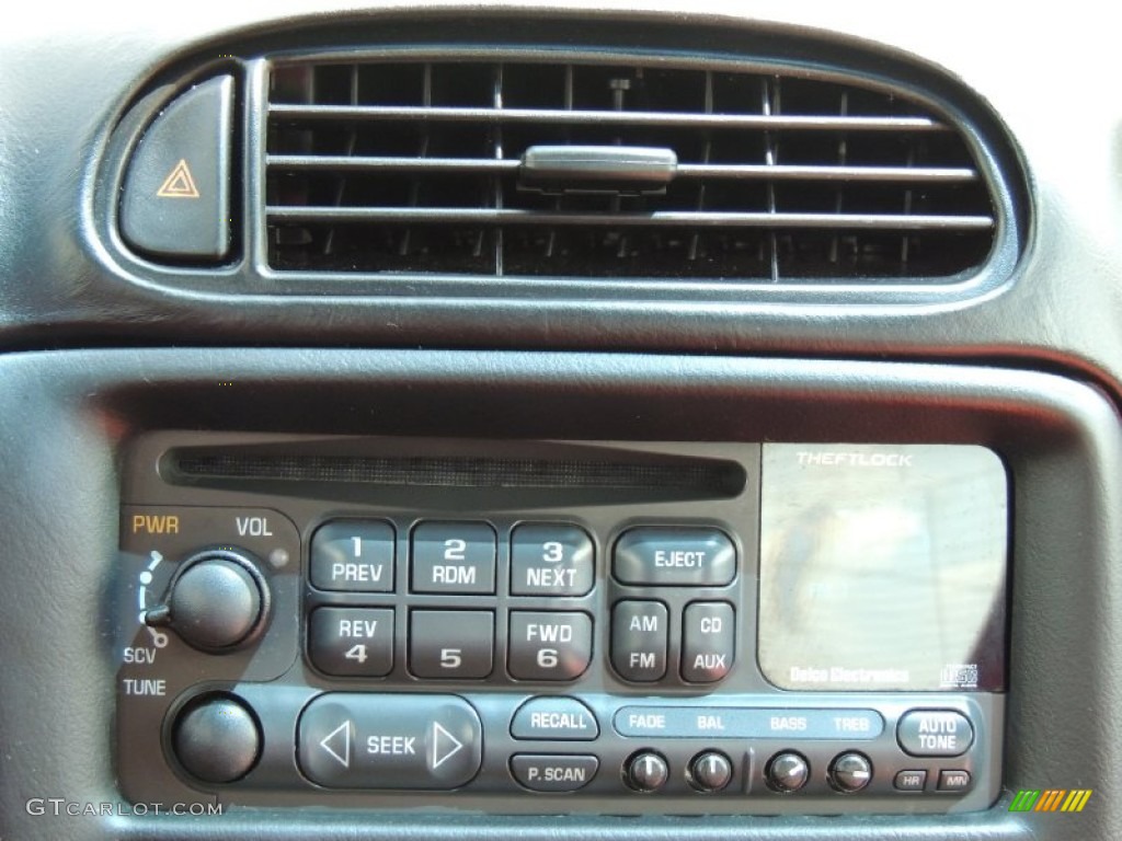2001 Chevrolet Corvette Coupe Audio System Photo #81207517