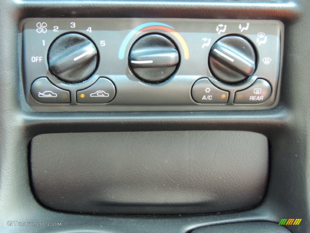 2001 Chevrolet Corvette Coupe Controls Photo #81207542