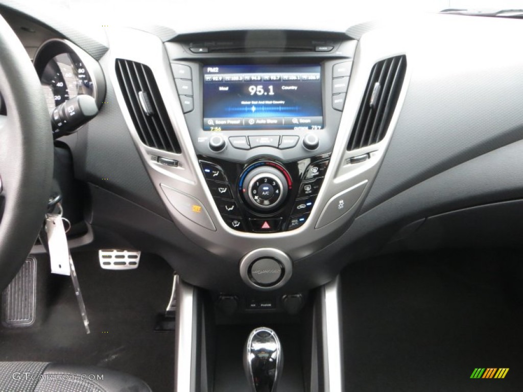 2012 Hyundai Veloster Standard Veloster Model Controls Photo #81209373